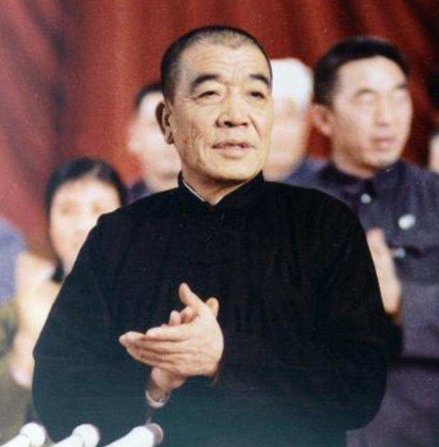 官方网站-1986年陈永贵病逝，追悼会规格成难题，邓小平只说了一句话，全场安静